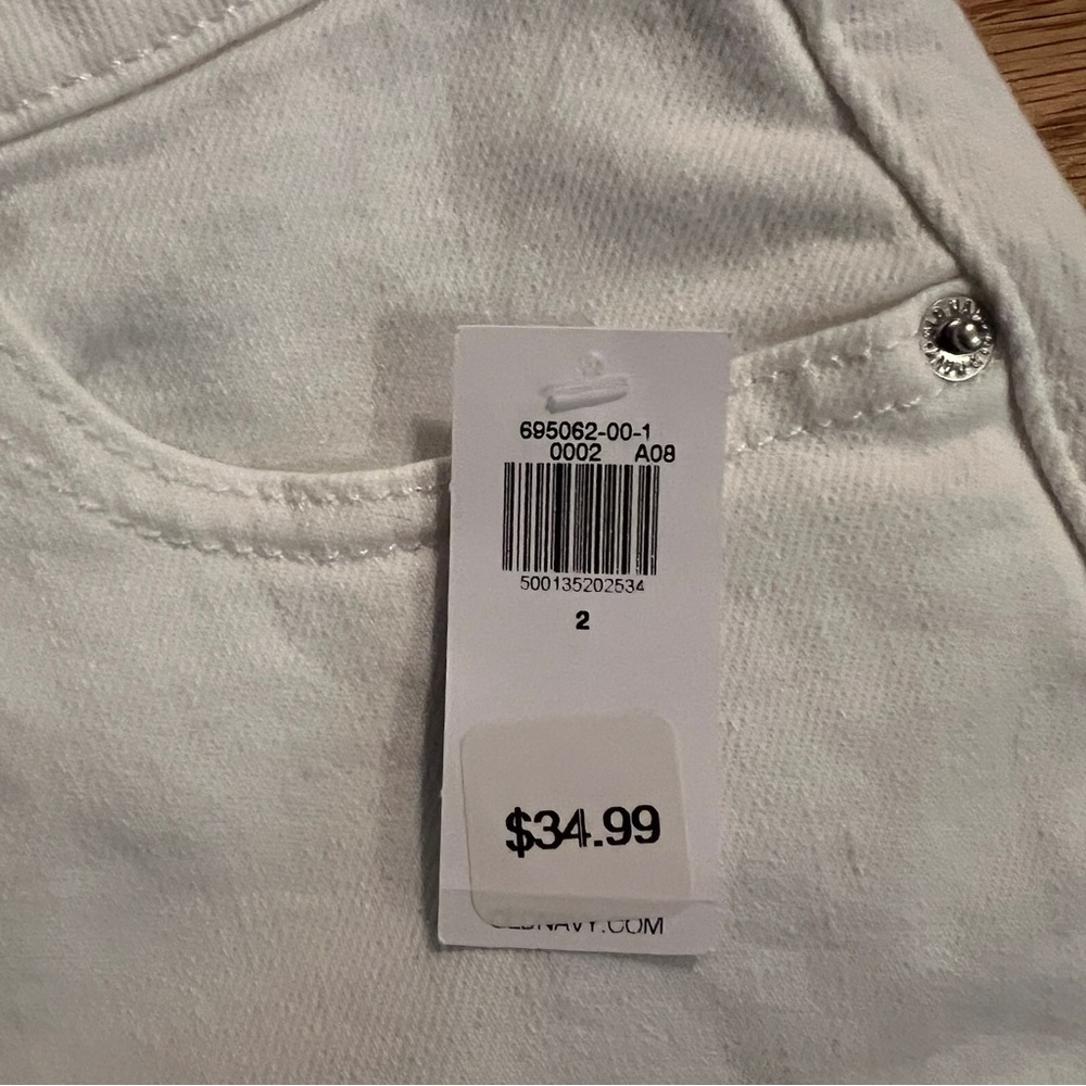 NWT Old Navy White Jean Shorts High-Rise Curvy Secret-Smooth Pockets - Picture 4 of 8